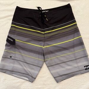 Men’s Billabong Boards shorts